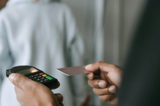 payment-links-vs-traditional-invoices-–-which-is-better?