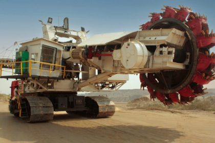 continuous-mining-with-bucket‑wheel-excavators:-when-electrified-flow-beats-diesel-cycles